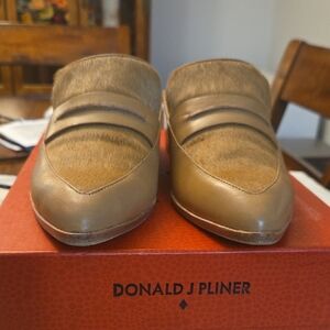 Donald J. Pliner Women Camel Shoes